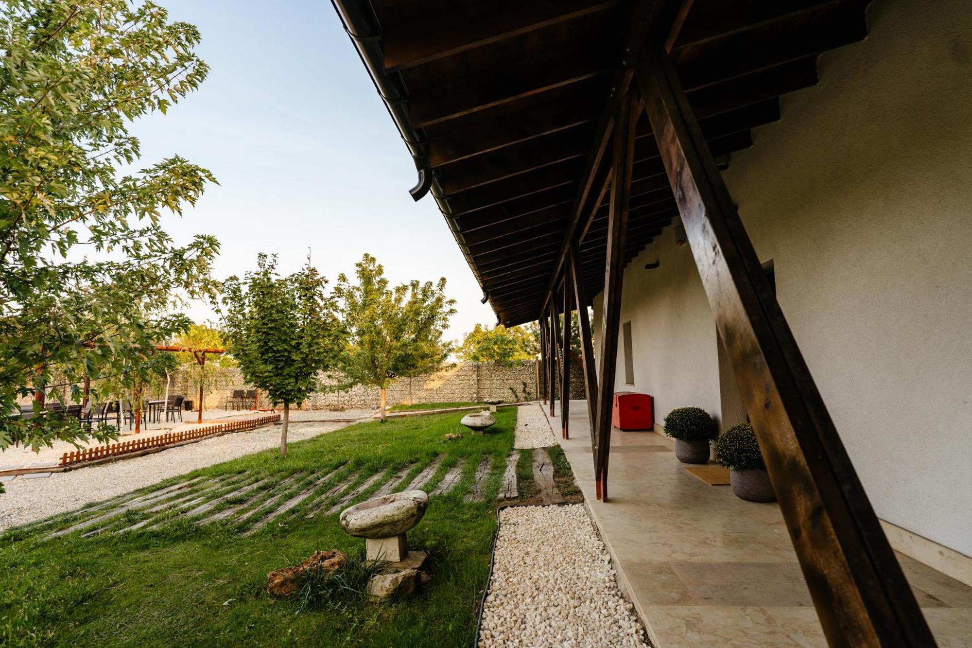 The Tribe Alpaca Retreat Ξενοδοχείο Branesti Εξωτερικό φωτογραφία